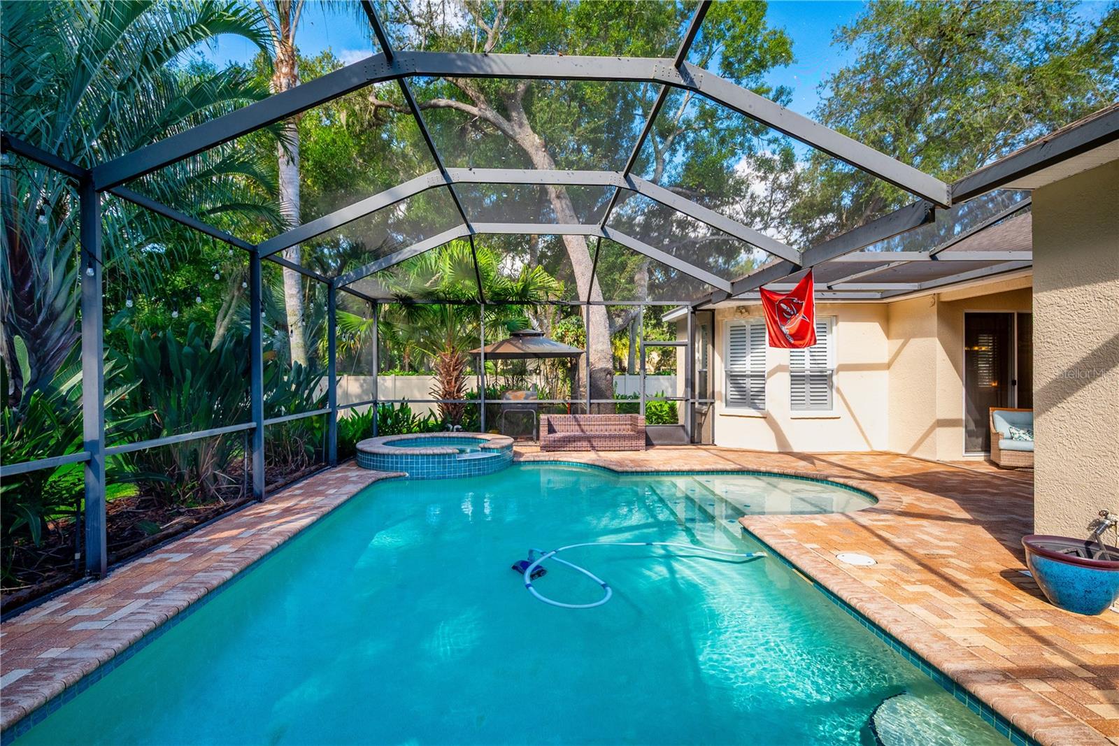 CARROLLWOOD PRESERVE - Residential