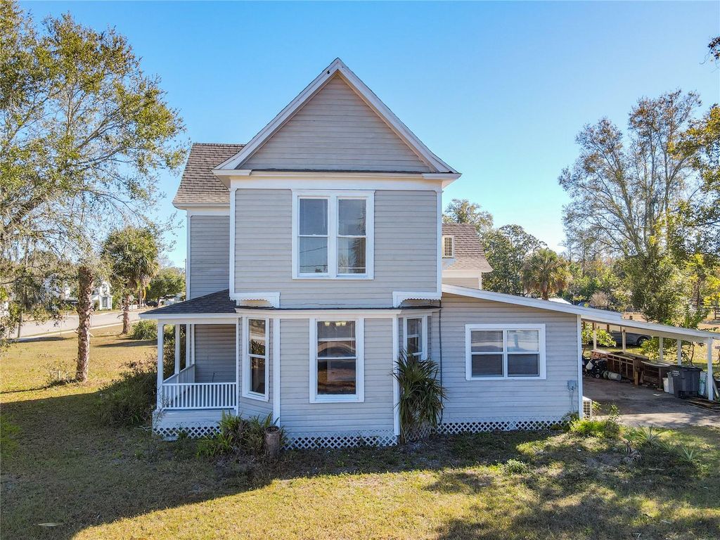 Photo of 304 E Main Street, Bowling Green, FL 33834 (MLS # L4959456)