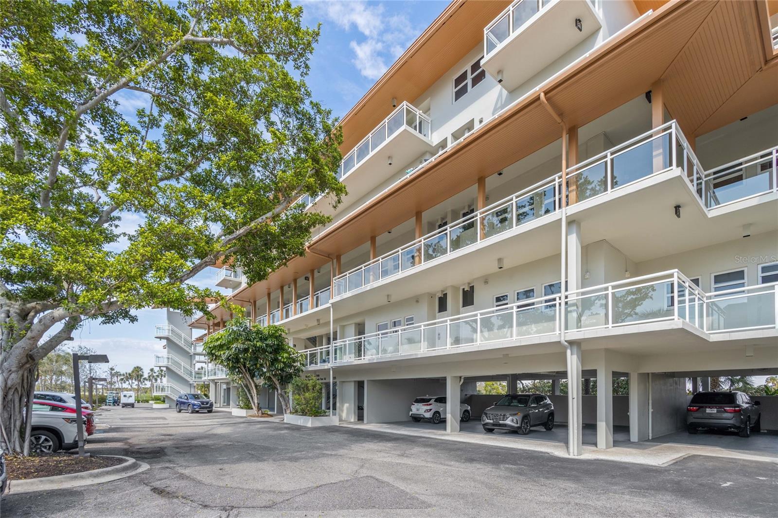 INN ON THE BEACH PH III - Residential