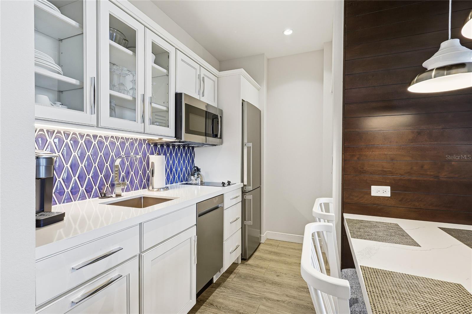 INN ON THE BEACH PH III - Residential