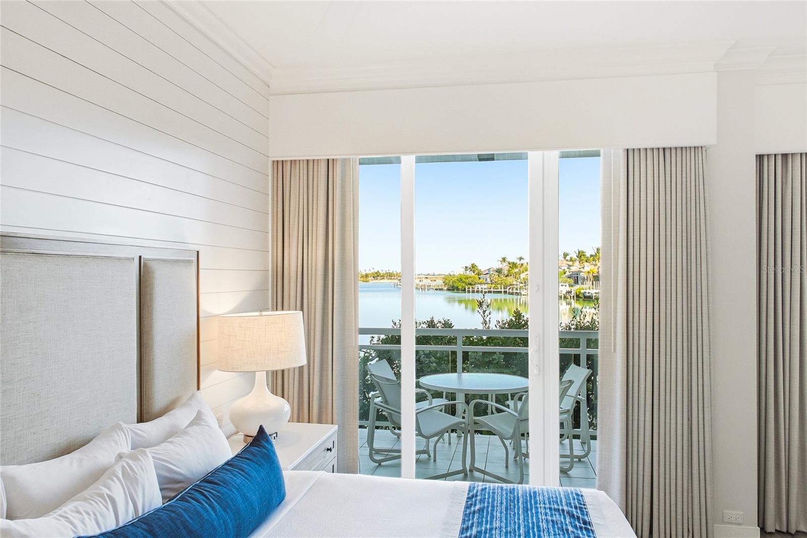 INN ON THE BEACH PH III - Residential