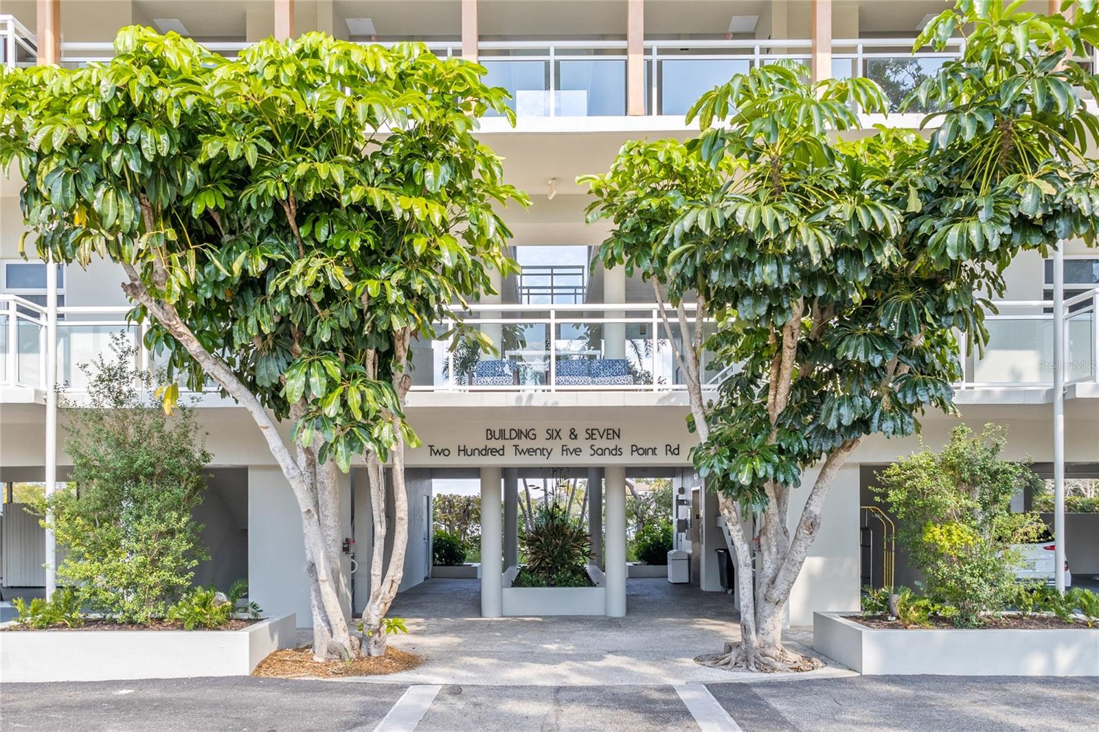 INN ON THE BEACH PH III - Residential