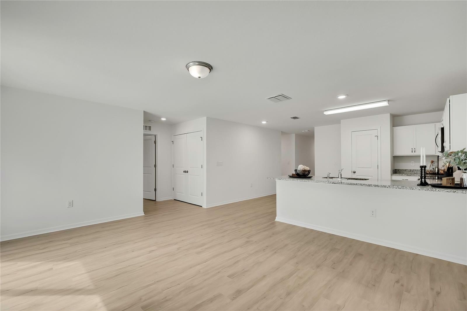 SPRING HILL - Residential