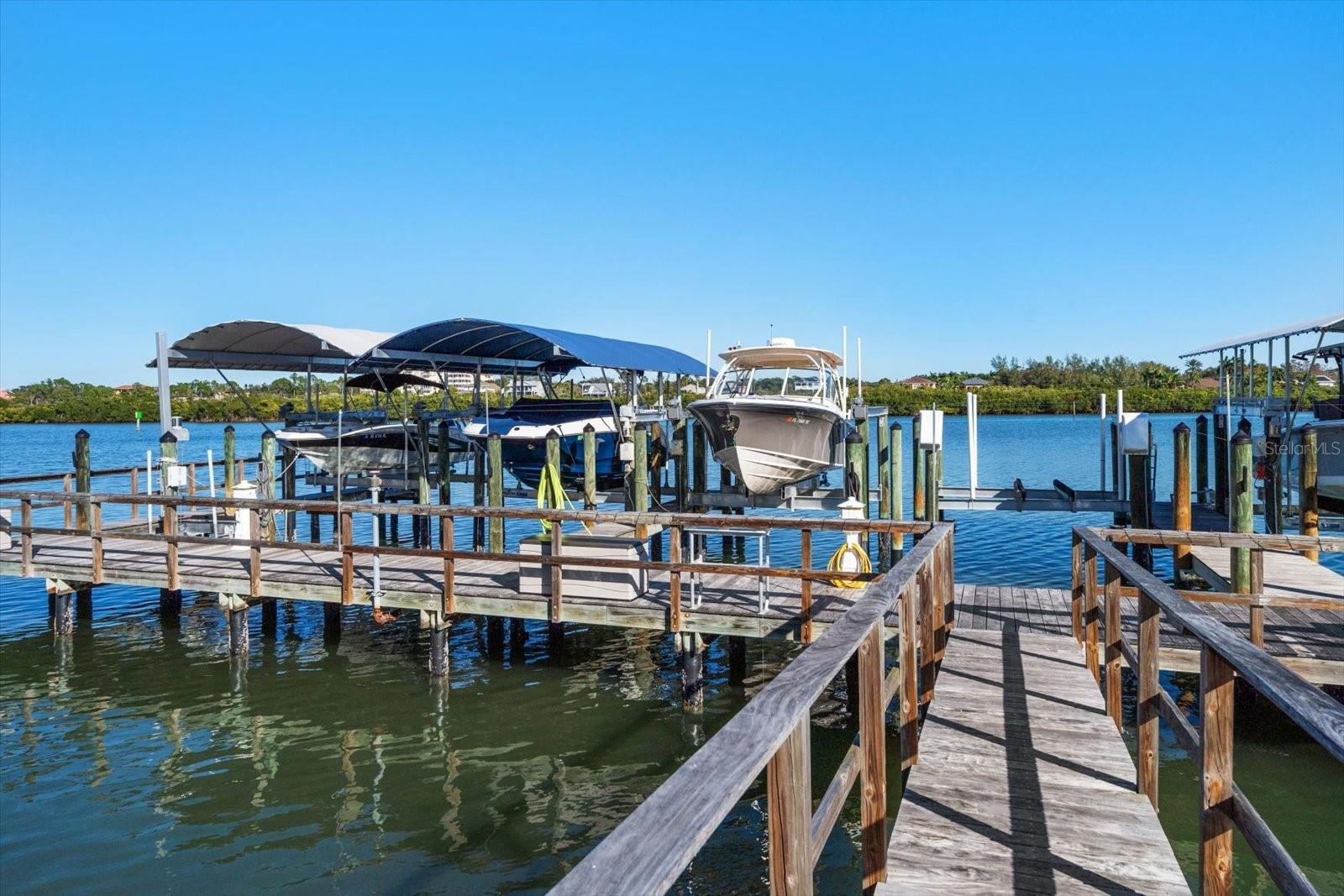 DOLPHIN KEY CONDO - Residential