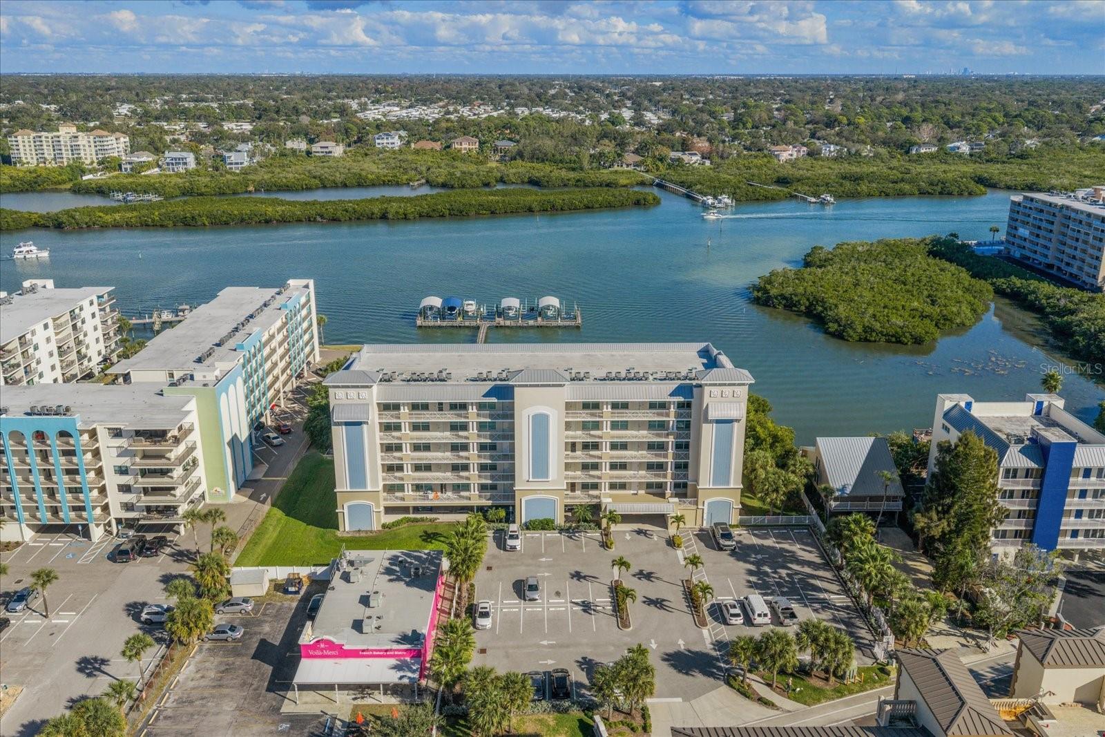 DOLPHIN KEY CONDO - Residential