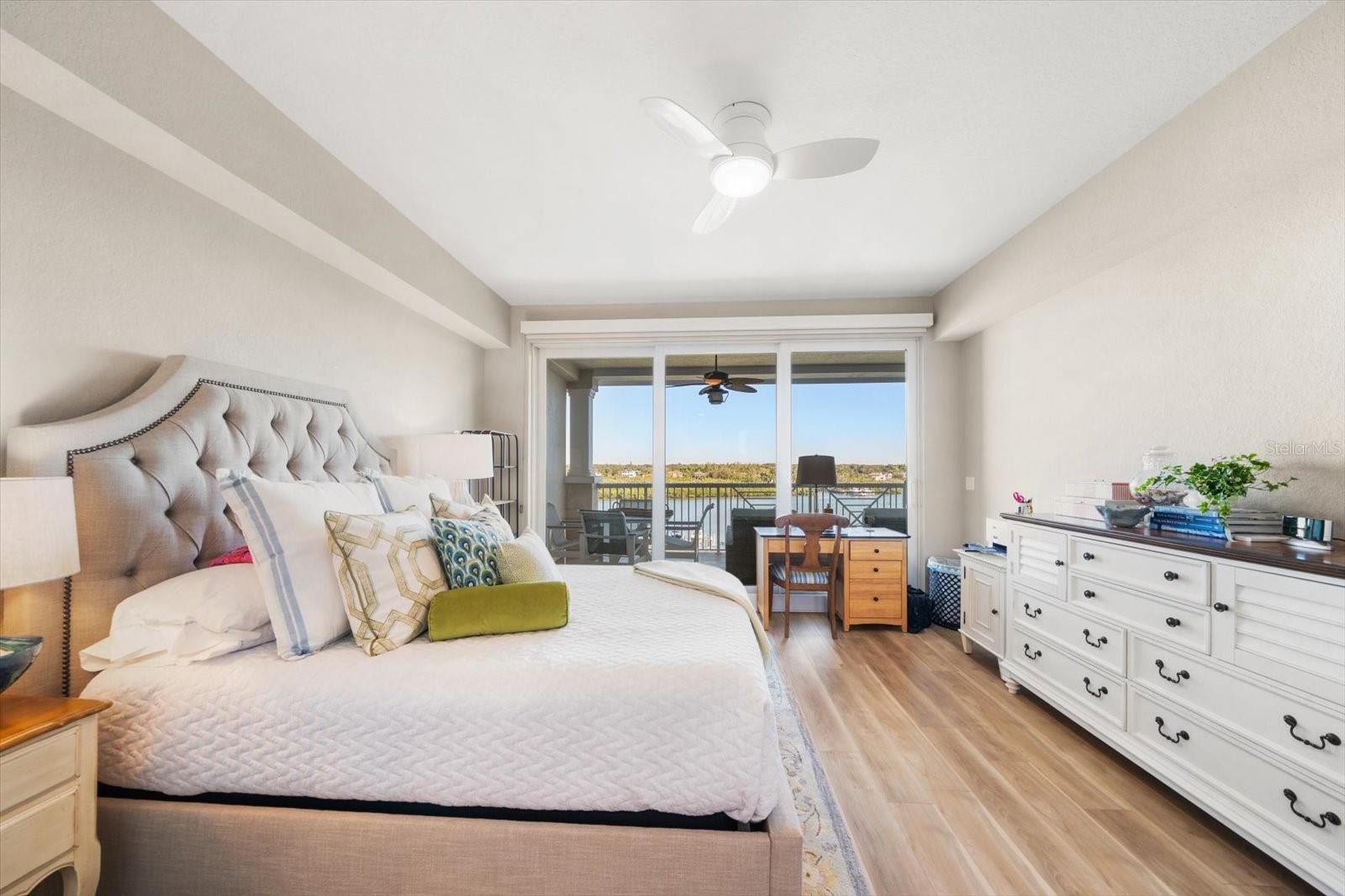 DOLPHIN KEY CONDO - Residential