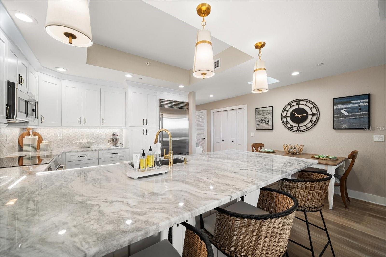 DOLPHIN KEY CONDO - Residential