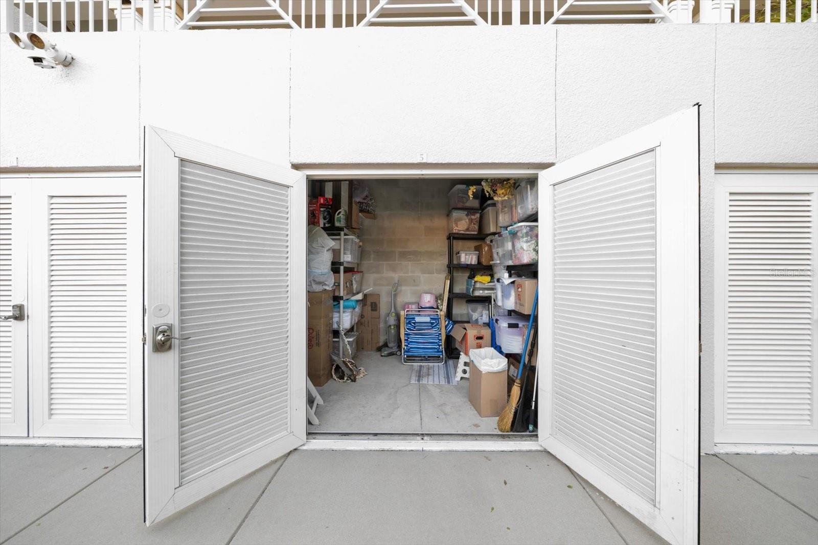 DOLPHIN KEY CONDO - Residential