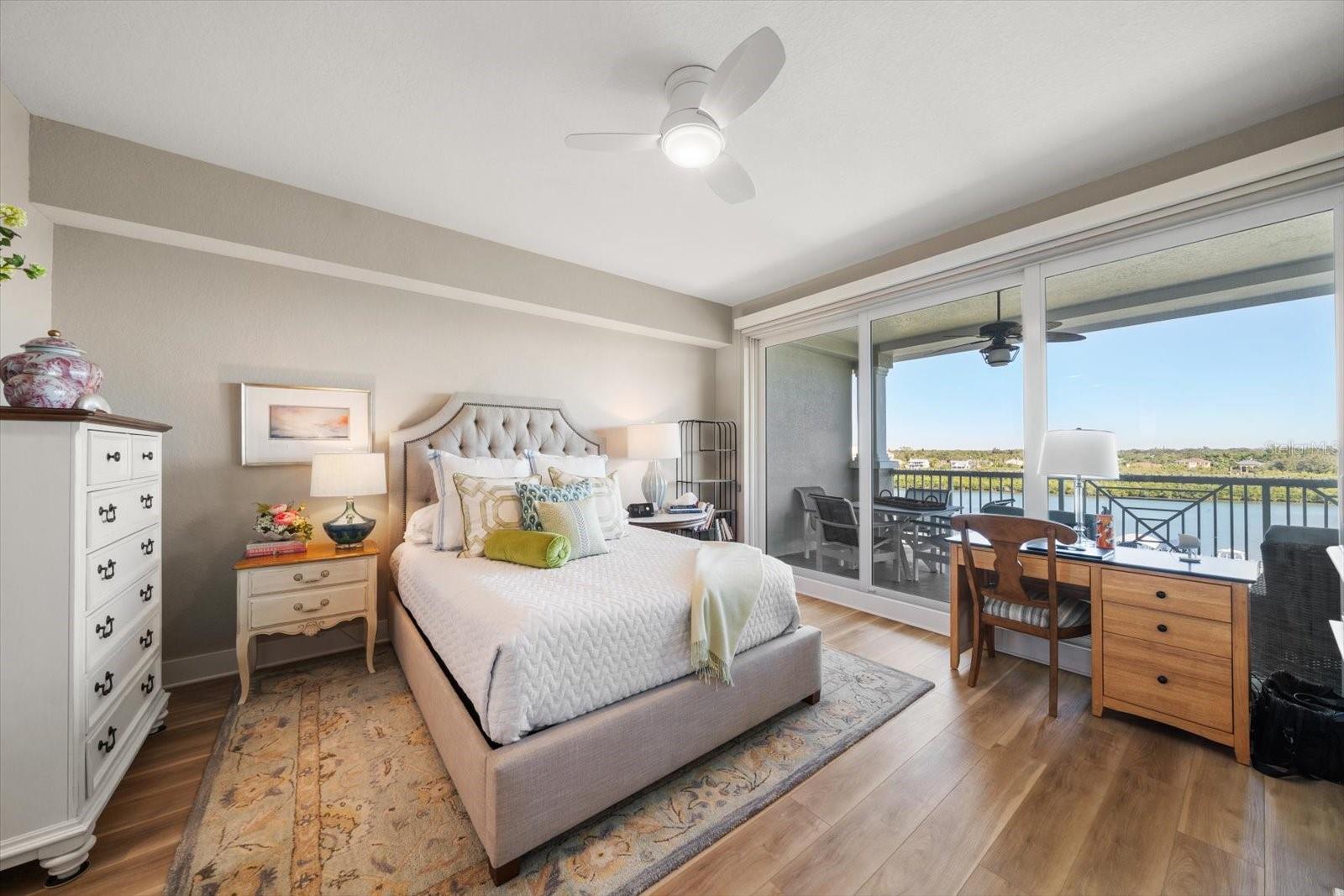 DOLPHIN KEY CONDO - Residential