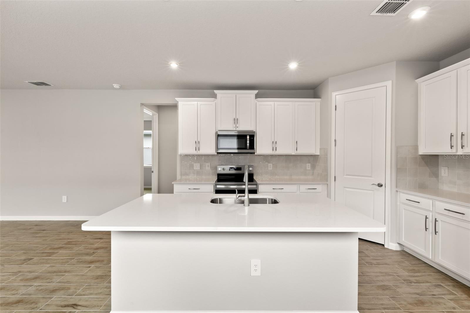 SUNSTONE AT WELLEN PARK - Residential