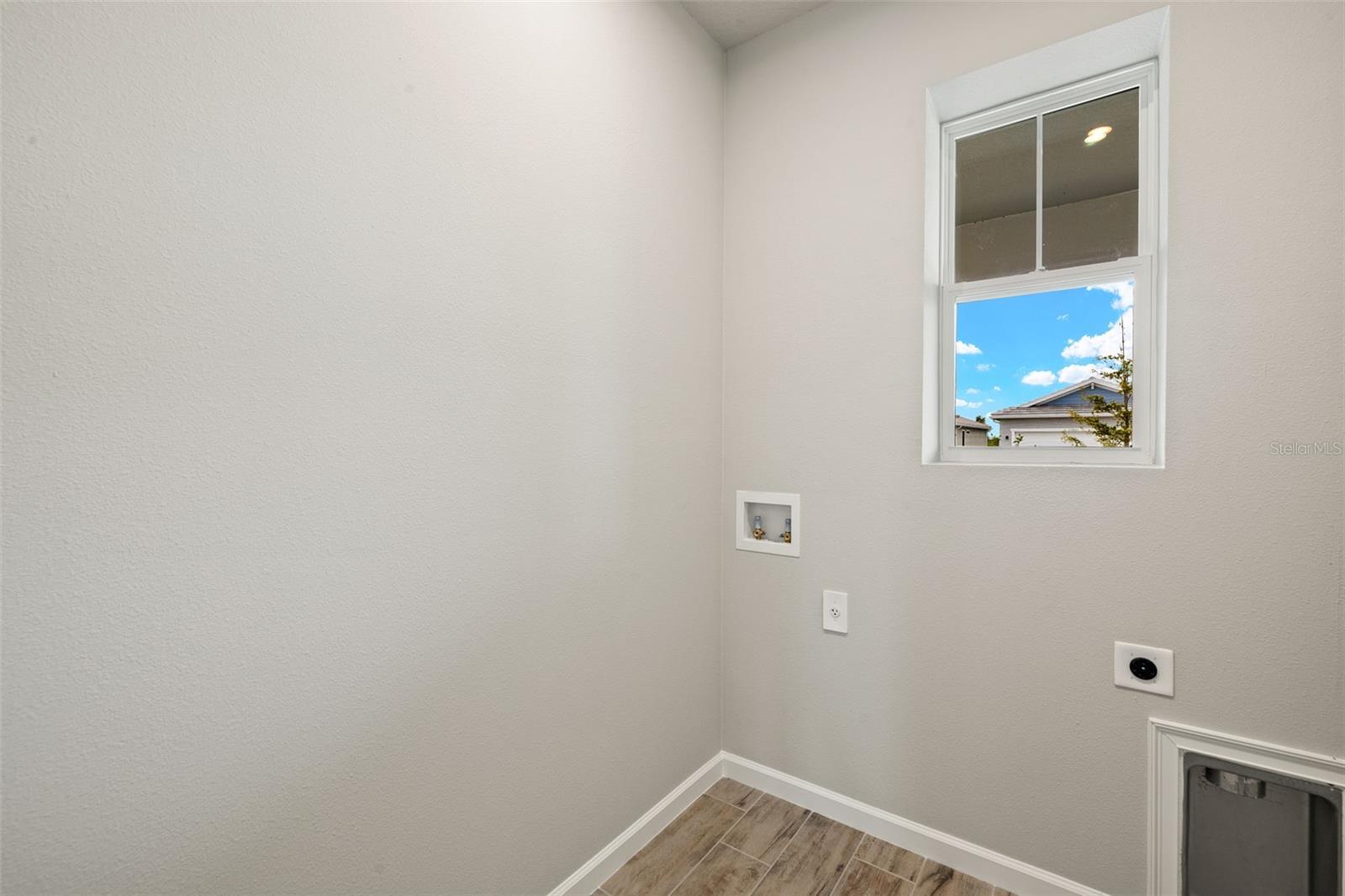 SUNSTONE AT WELLEN PARK - Residential
