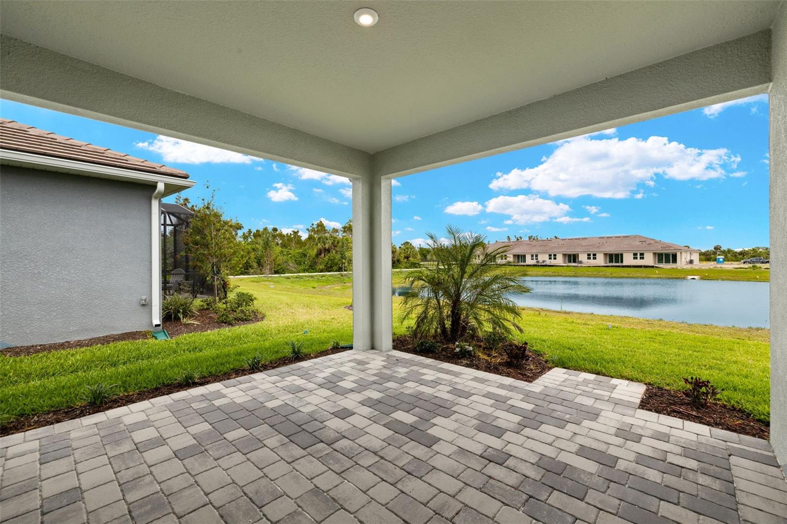 SUNSTONE AT WELLEN PARK - Residential