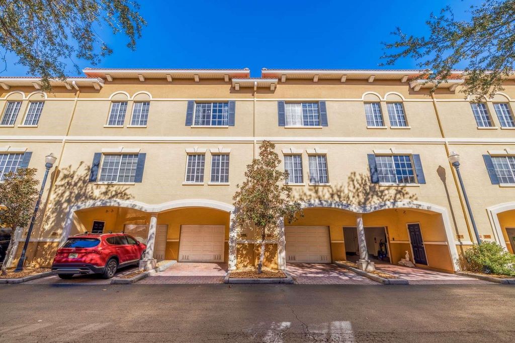 Photo of 5252 W Kennedy Boulevard, Tampa, FL 33609 (MLS # TB8503444)