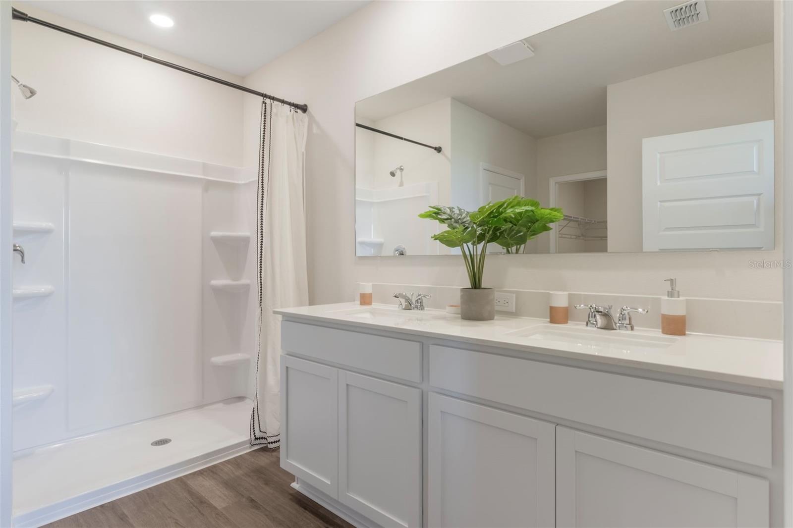 WIND MEADOWS SOUTH - Residential