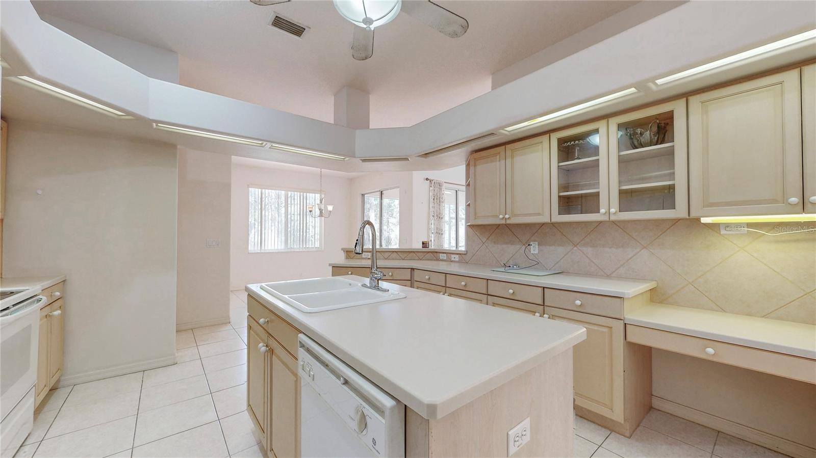 RAINBOW SPGS COUNTRY CLUB ESTATE - Residential