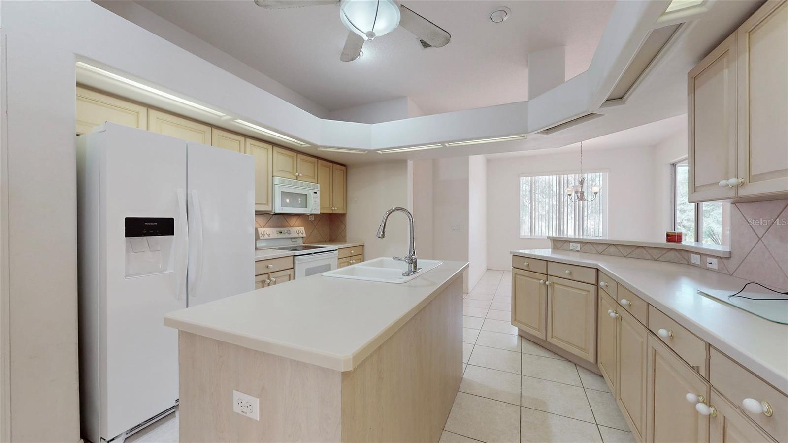 RAINBOW SPGS COUNTRY CLUB ESTATE - Residential