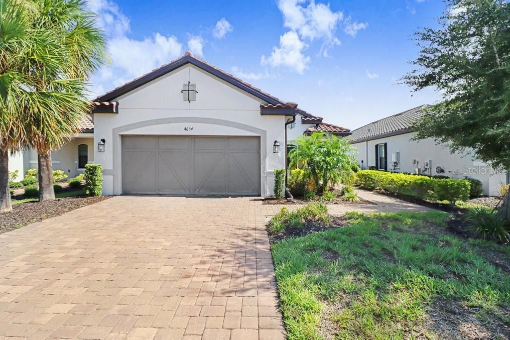 Photo of 4634 Crestpoint Way, Palmetto, FL 34221 (MLS # A4701167)