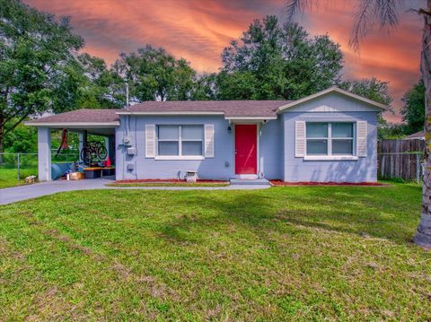 A home in LAKELAND