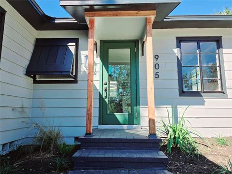 A home in MOUNT DORA