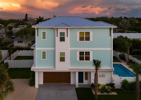 A home in LONGBOAT KEY