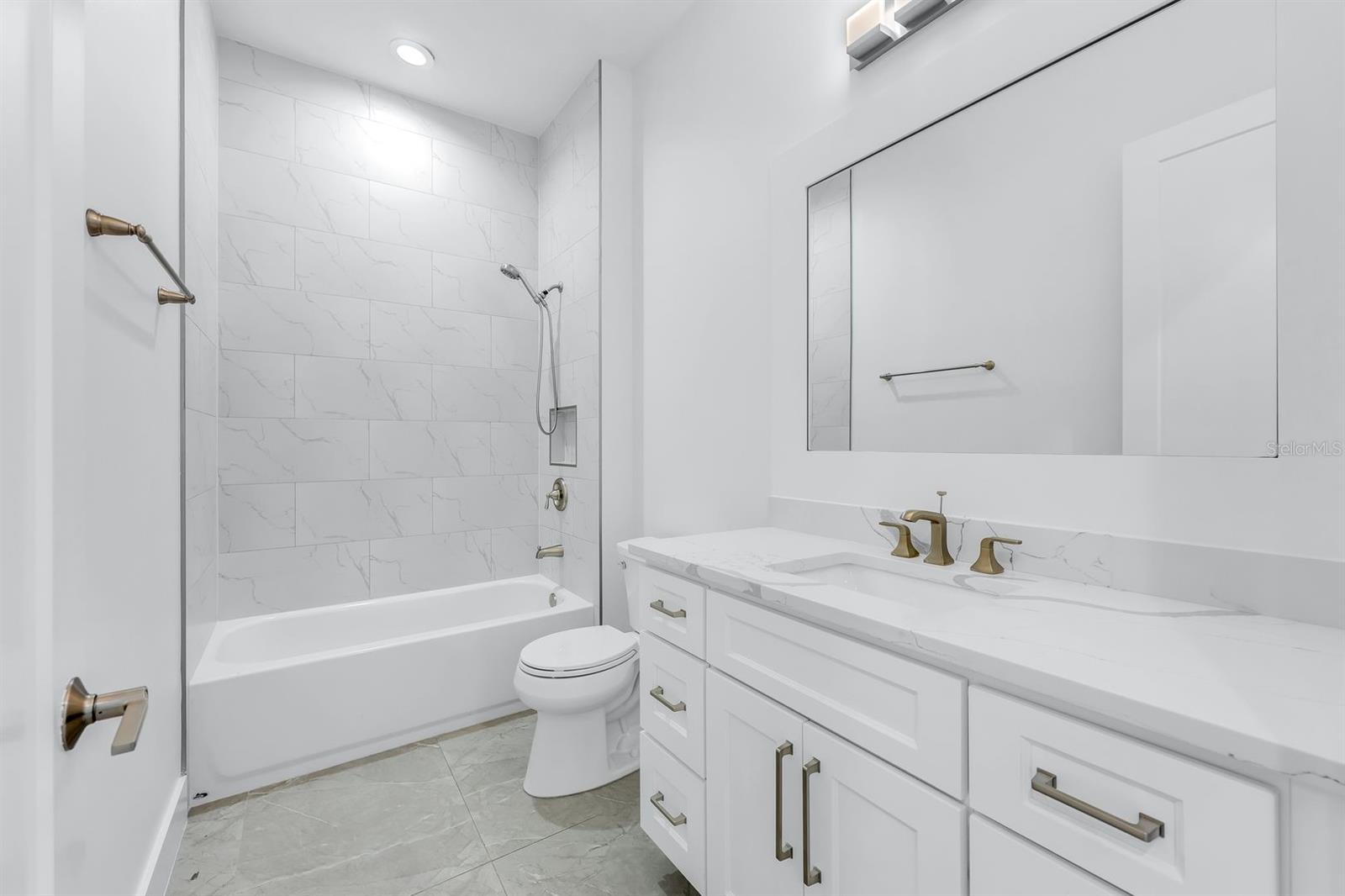 THE ESTATES ON PEACE RIVER - Residential