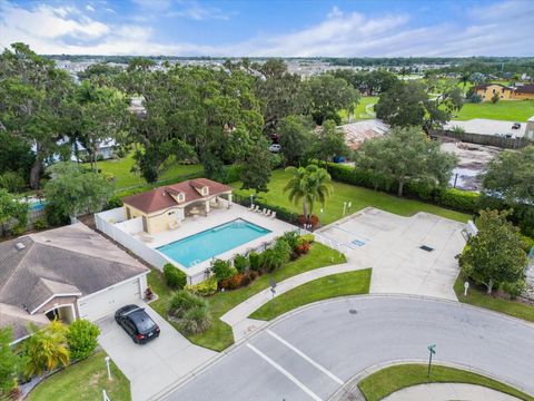 A home in PALMETTO