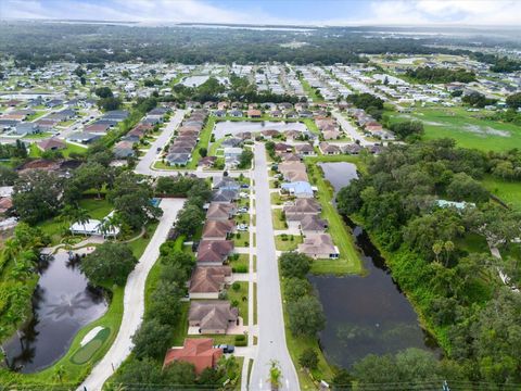 A home in PALMETTO