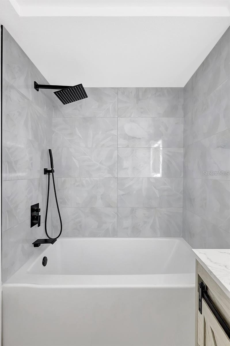 BAY CREST PARK UNIT 02 - Residential