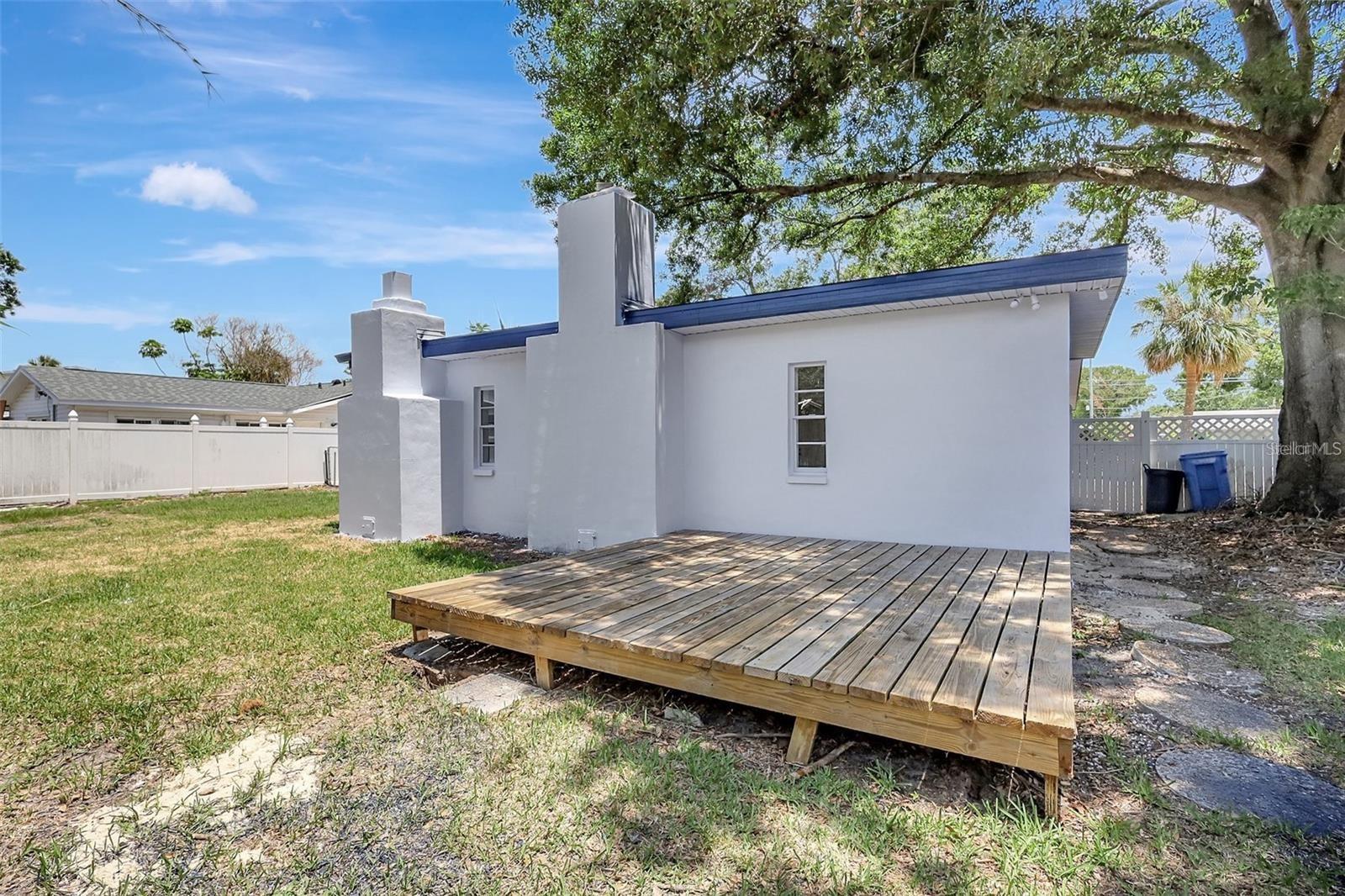 BAY CREST PARK UNIT 02 - Residential