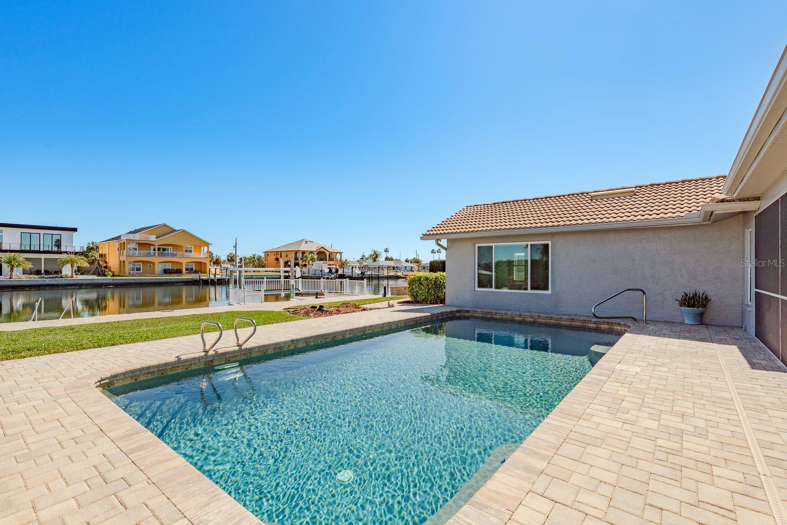 FLOR A MAR - Residential