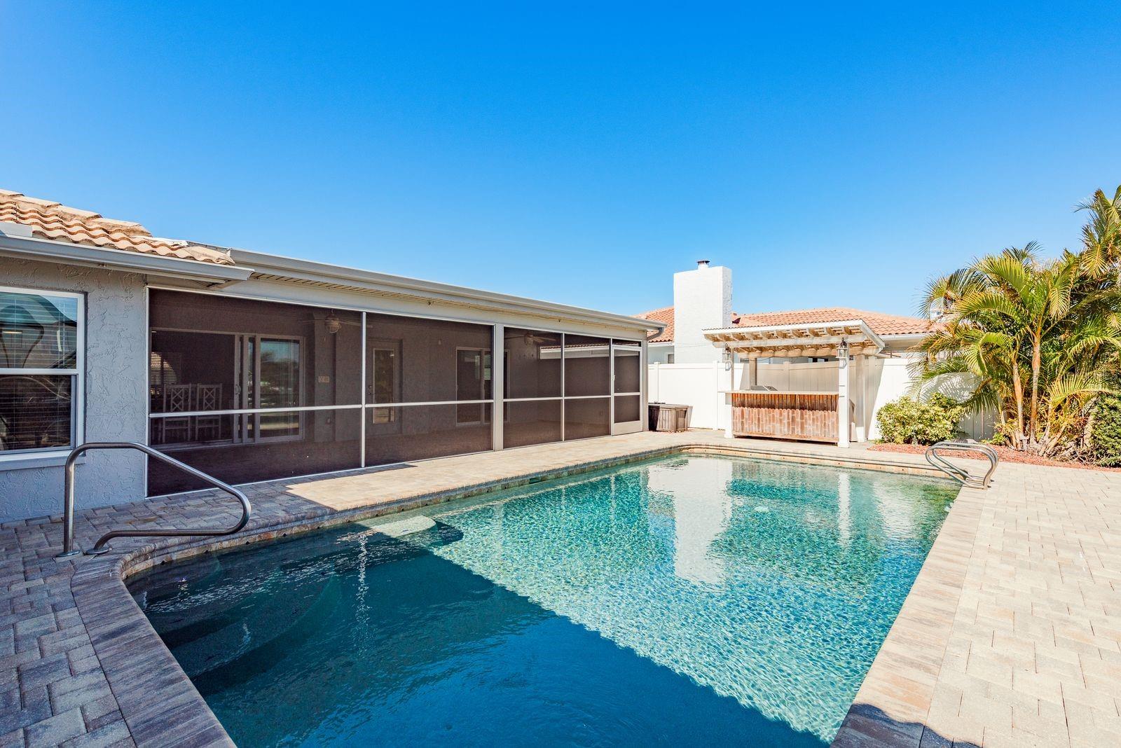 FLOR A MAR - Residential