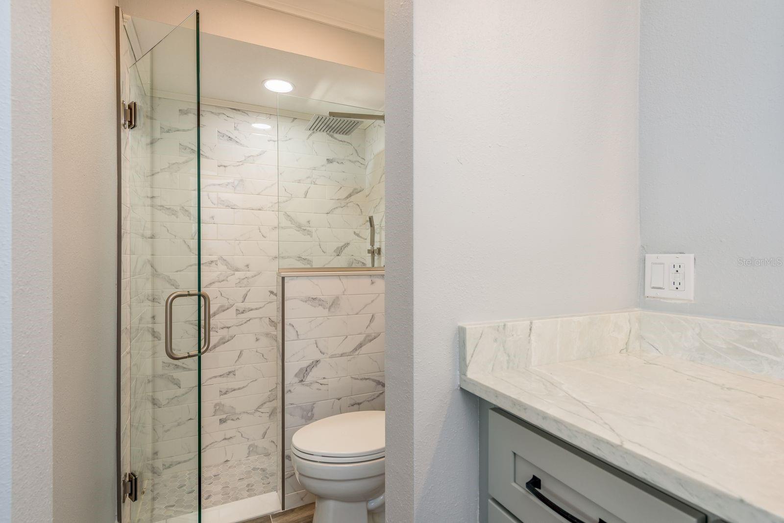 FLOR A MAR - Residential