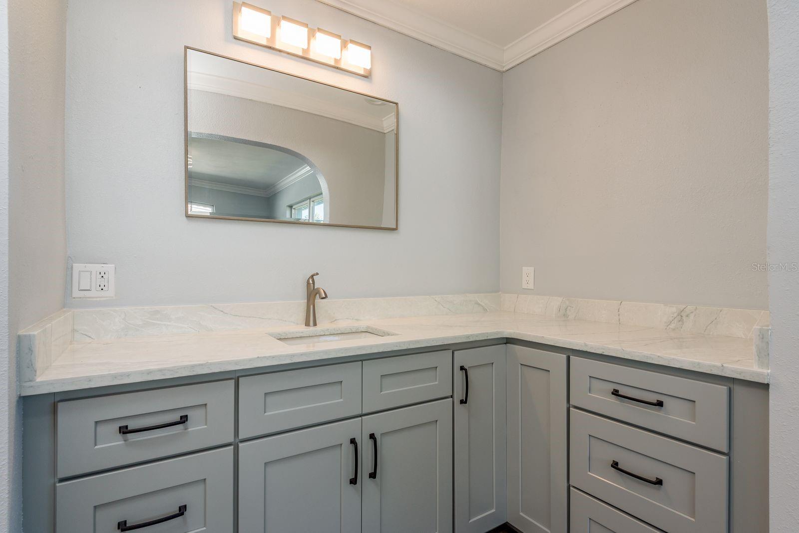 FLOR A MAR - Residential