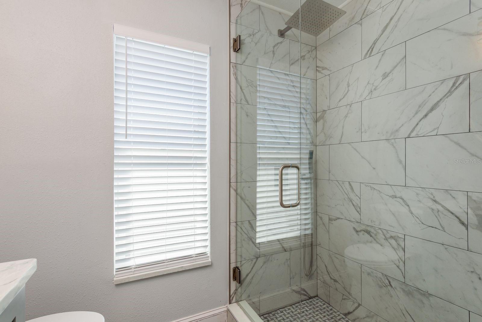 FLOR A MAR - Residential