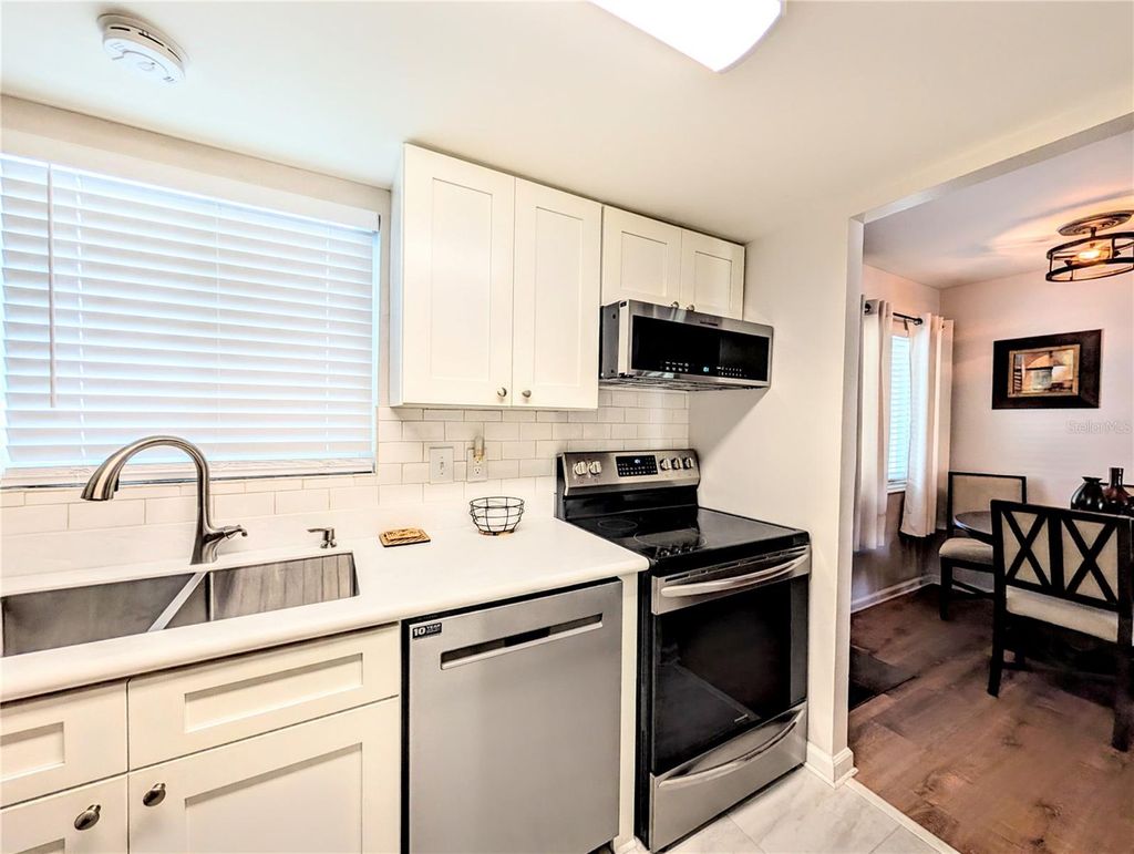 Photo of 1581 Leisure Drive #M7, Bradenton, FL 34207 (MLS # A4672571)