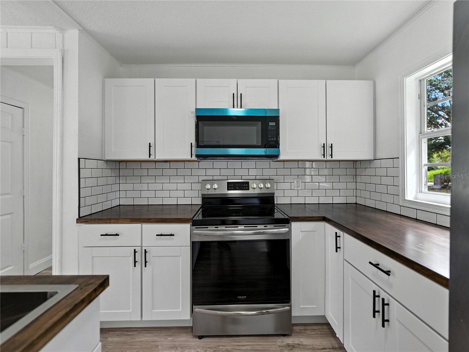 HILLCREST MANOR - Residential