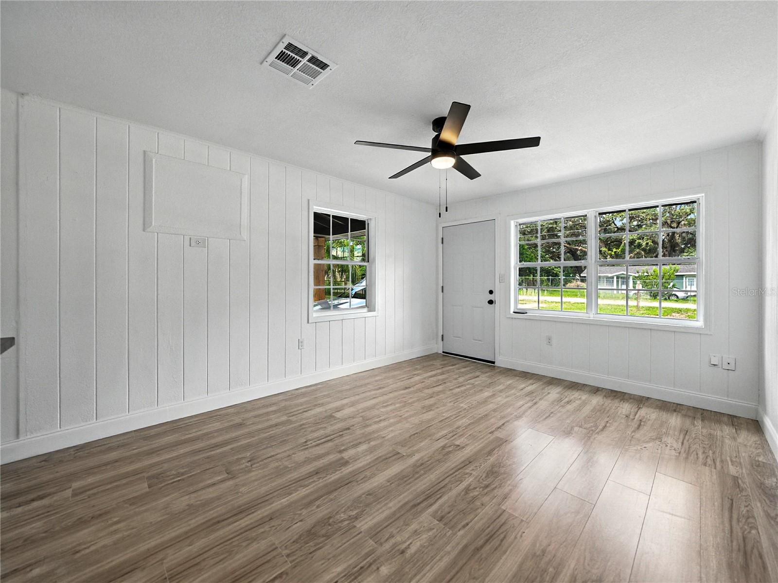 HILLCREST MANOR - Residential