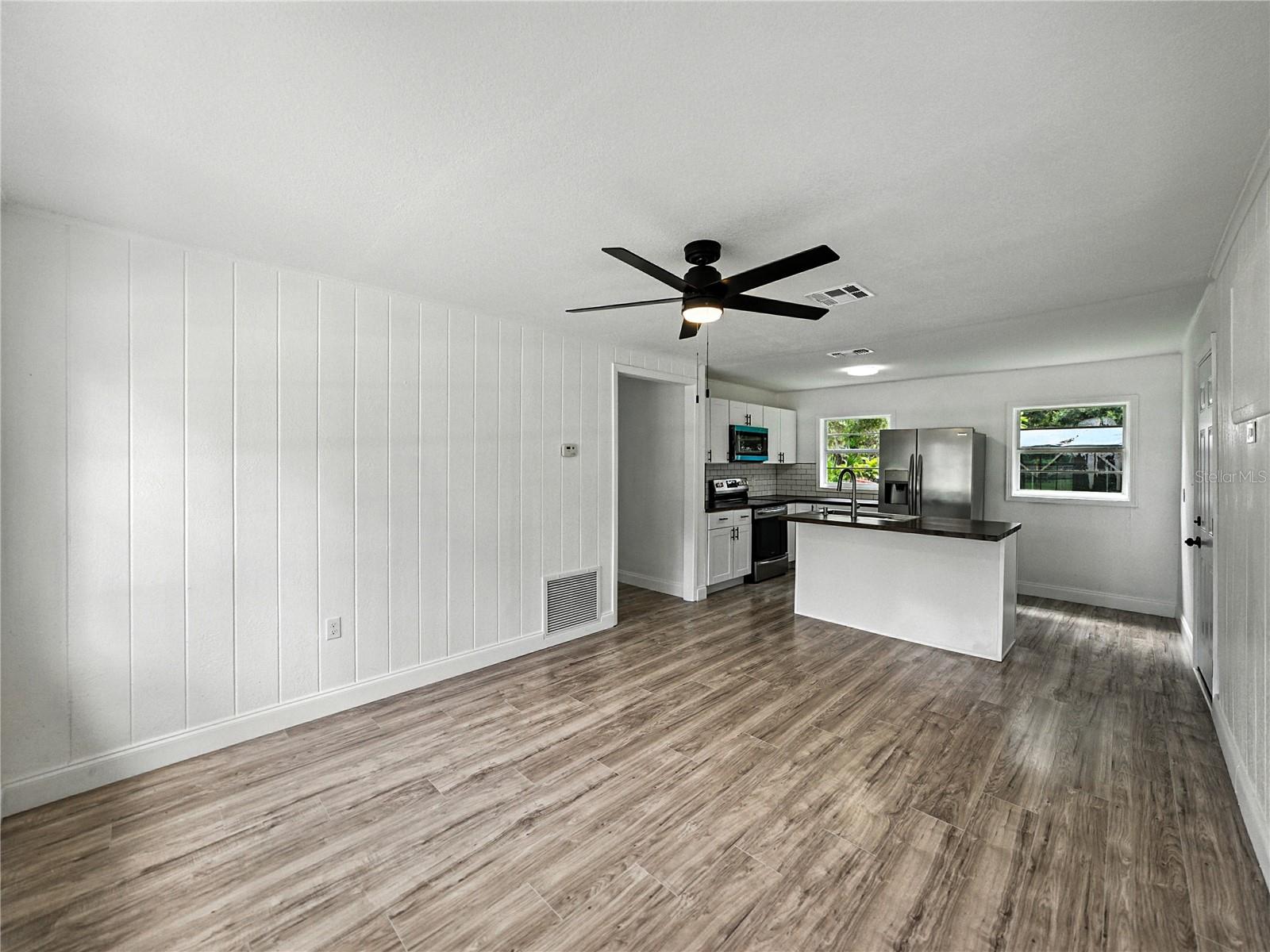 HILLCREST MANOR - Residential