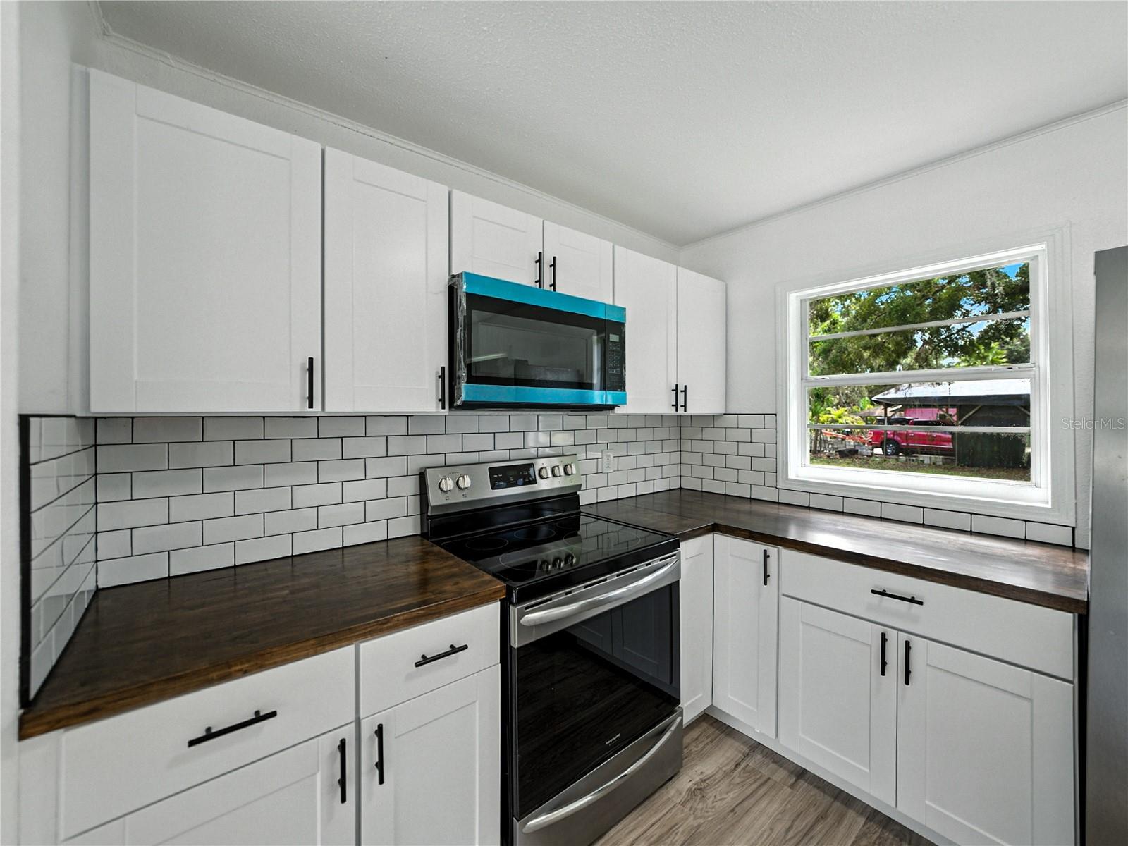 HILLCREST MANOR - Residential