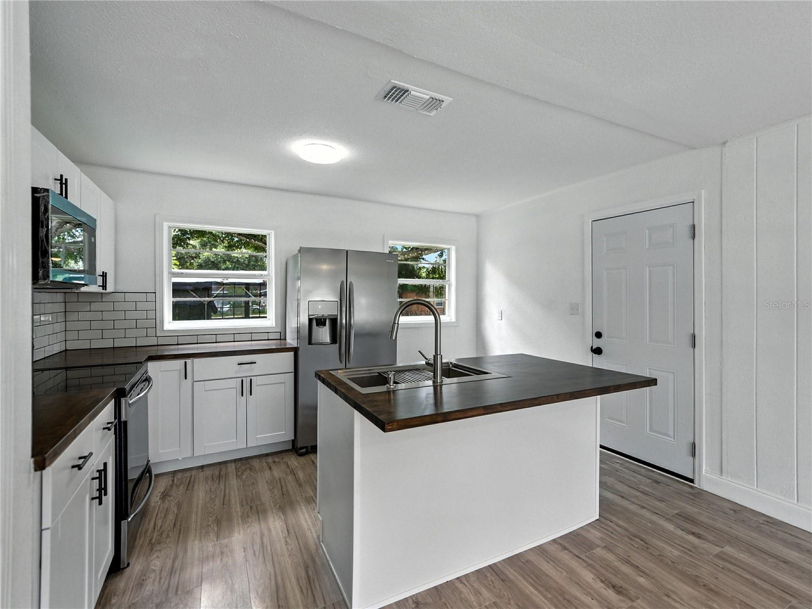 HILLCREST MANOR - Residential