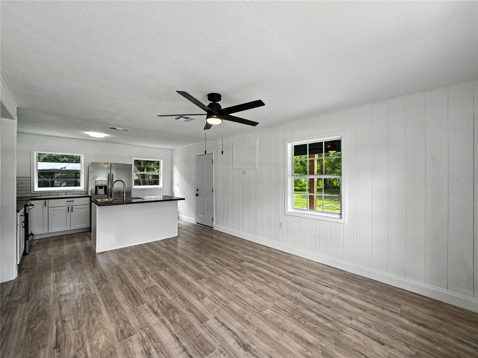 HILLCREST MANOR - Residential