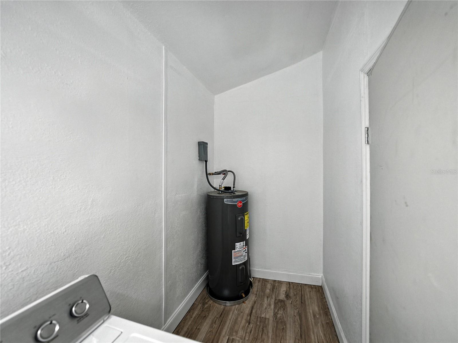 HILLCREST MANOR - Residential