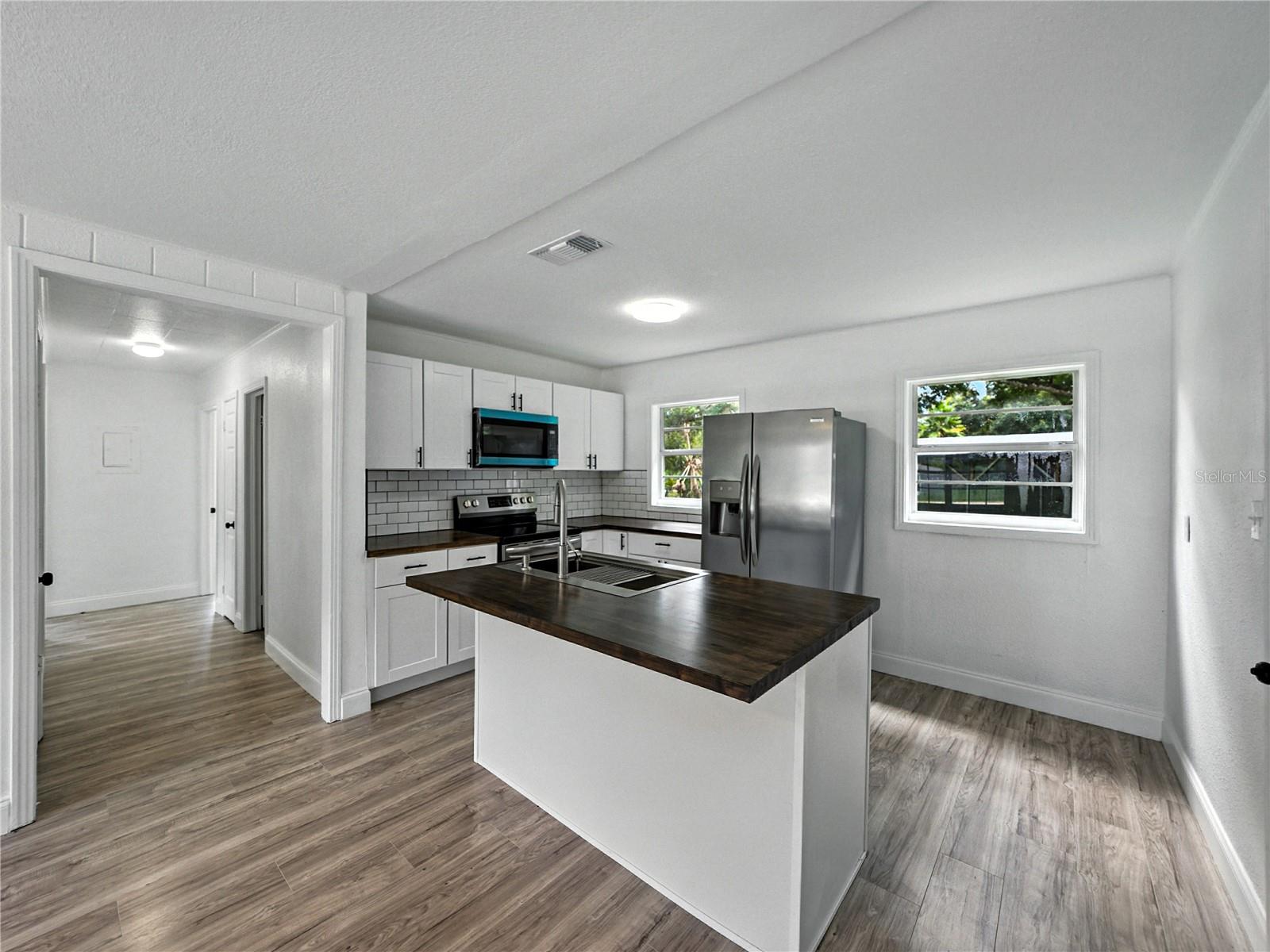 HILLCREST MANOR - Residential