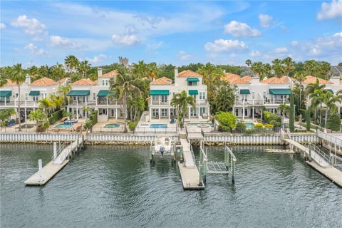 Photo of 1133 Abbeys Way, Tampa, FL 33602 (MLS # TB8530837)