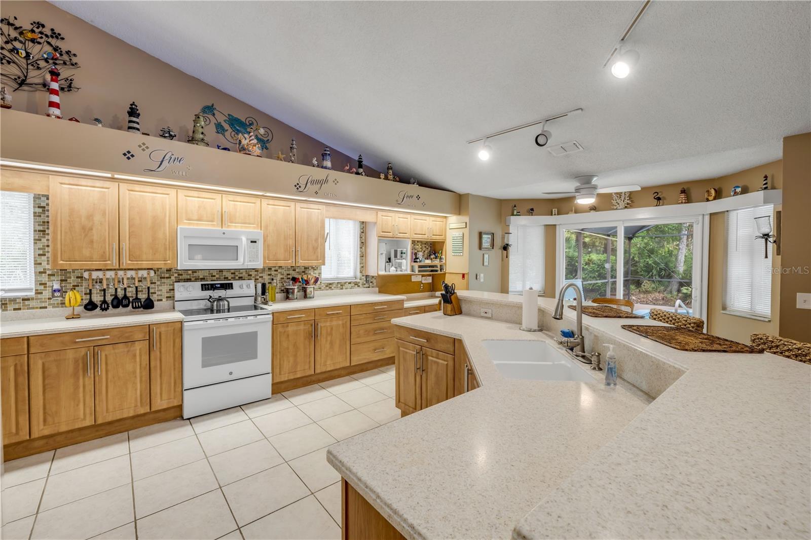 INDIGO UNIT 06 - Residential