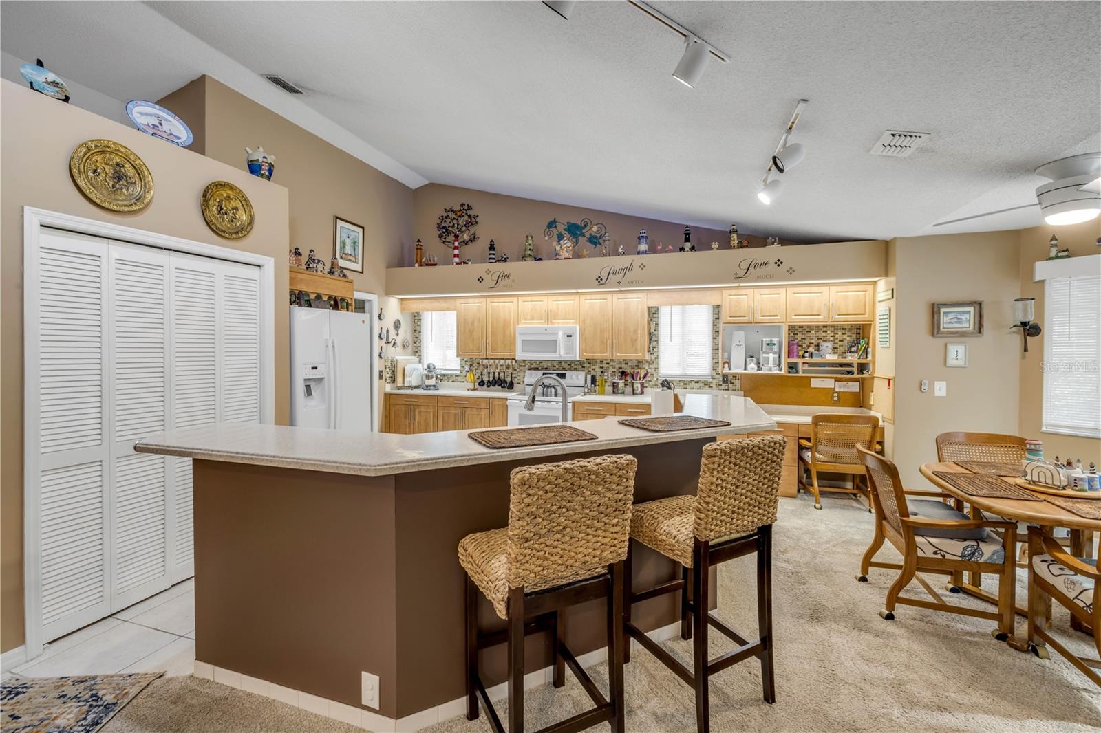 INDIGO UNIT 06 - Residential