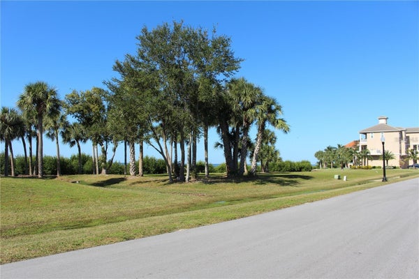4557 HARBORPOINTE DR, PORT RICHEY, FL 34668 - Image 00be3bbf7bd67cf369411d0bfd2b4163/3887191295