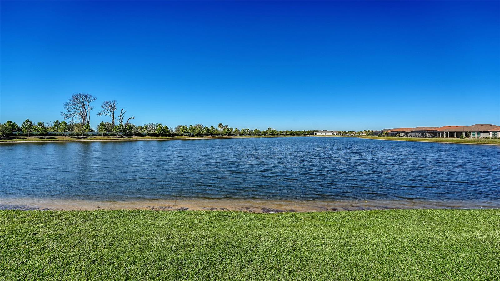 ARTISAN LAKES - Residential