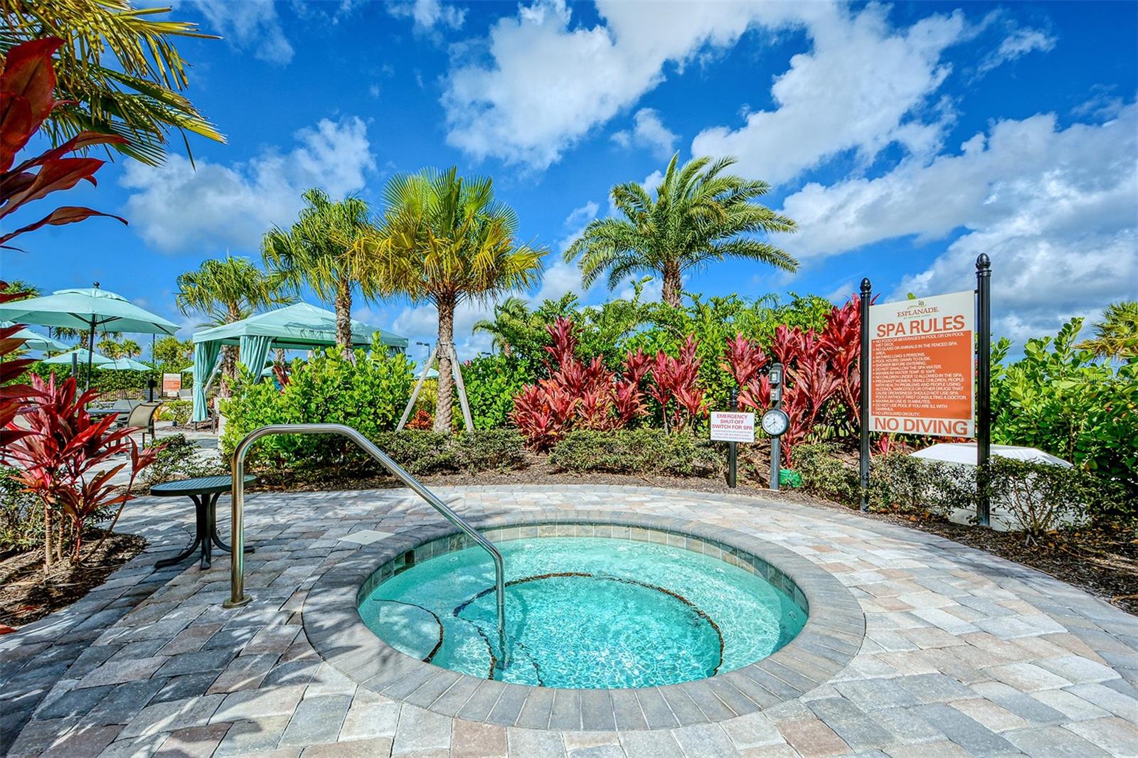 ARTISAN LAKES - Residential