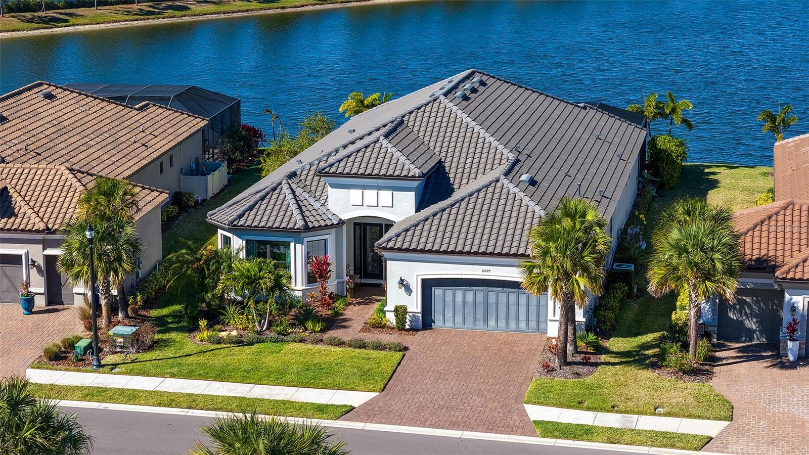 ARTISAN LAKES - Residential